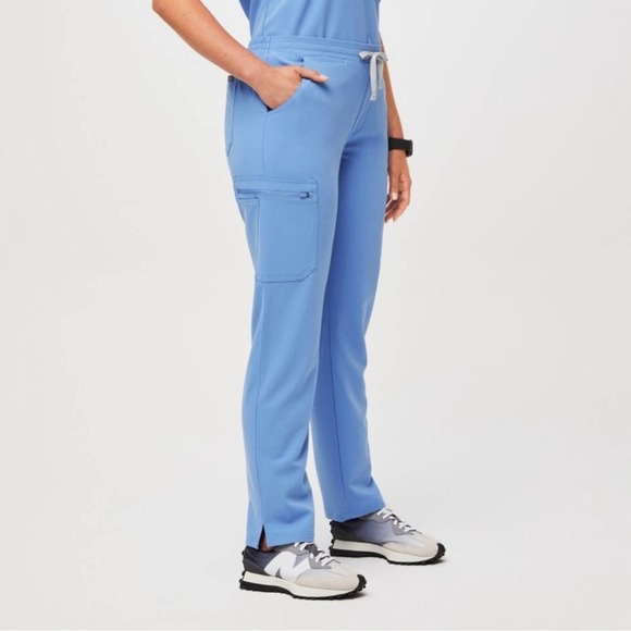 Figs Pants - Figs Yola Skinny Tapered Leg Scrub Pant in Ceil Blue Size Small TALL